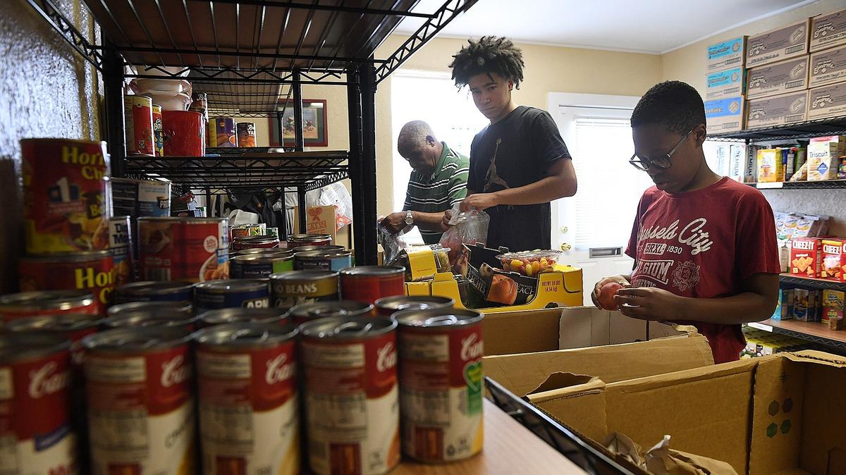 Feeding Tampa Bay makes a food drop off in Manatee County in 2018 at Hungers End in this Bradenton Herald file photo.