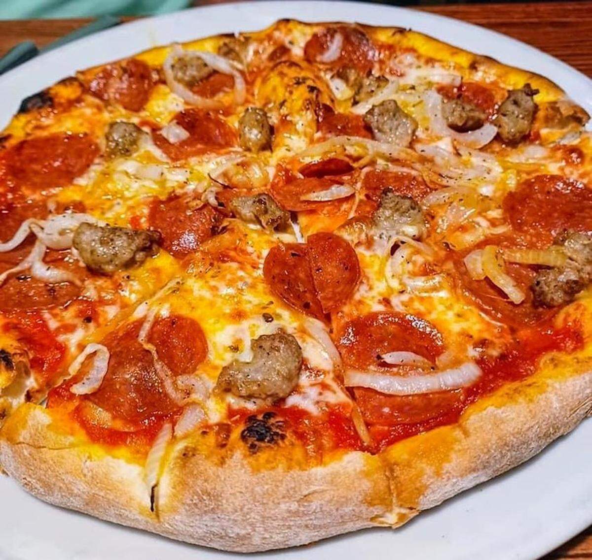 Pizza is a favorite menu offering at Scarpino’s Classic Italian Restaurant, 6152 14th St. W., Bradenton.