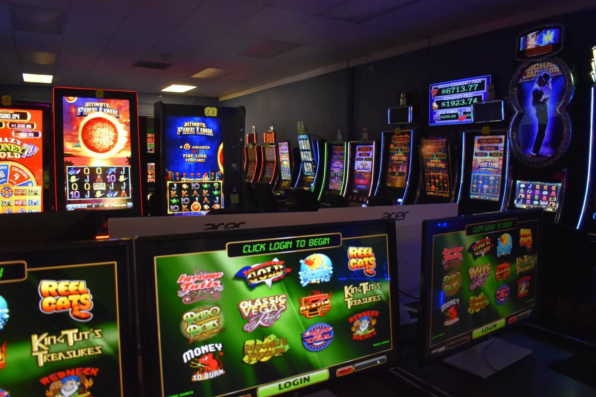 The Manatee County Sheriff’s Office raided and shut down the Spin City Arcade, 3304 First St. W., Bradenton, on Thursday, Sept. 14, 2023. Deputies say the business ran an illegal gambling operation with slot machines.