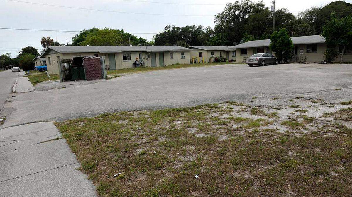 Bradenton City Council members discussed for the first time since taking over as a sole CRA board in January, the challenges that lay ahead in lingering projects the Central Community Redevelopment Agency has struggled to get off the ground such as the redevelopment of the Love Apartments. TIFFANY TOMPKINS-CONDIE/Bradenton Herald file photo.