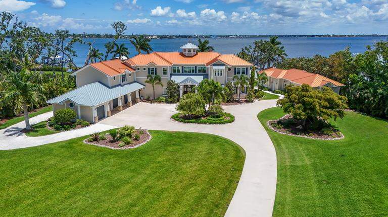 Waterfront Bradenton mansion lists for $10.4 million. Take a look inside