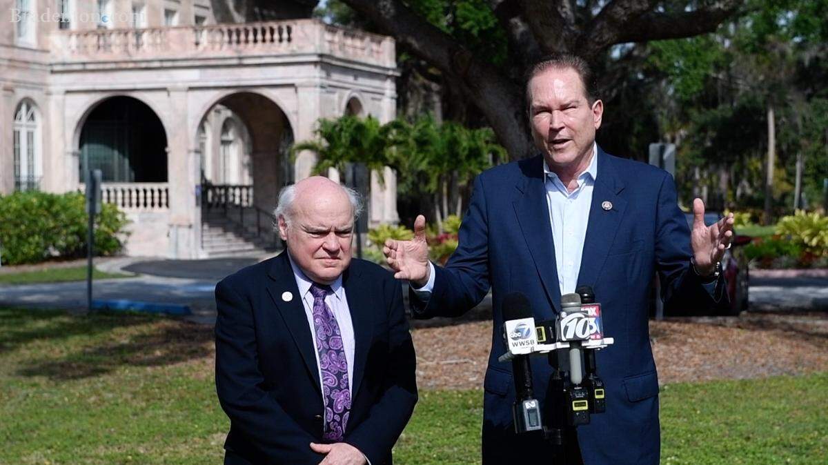 Donal O’Shea, President, New College and U.S. Rep. Vern Buchanan