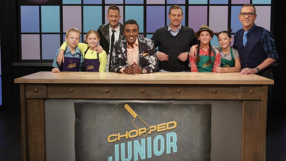 Amelia and Catalina Frías cooked for judges Michael Voltaggio (left to right), Marcus Samuelsson and Bryan Voltaggio on the Food Network show hosted by Ted Allen.
