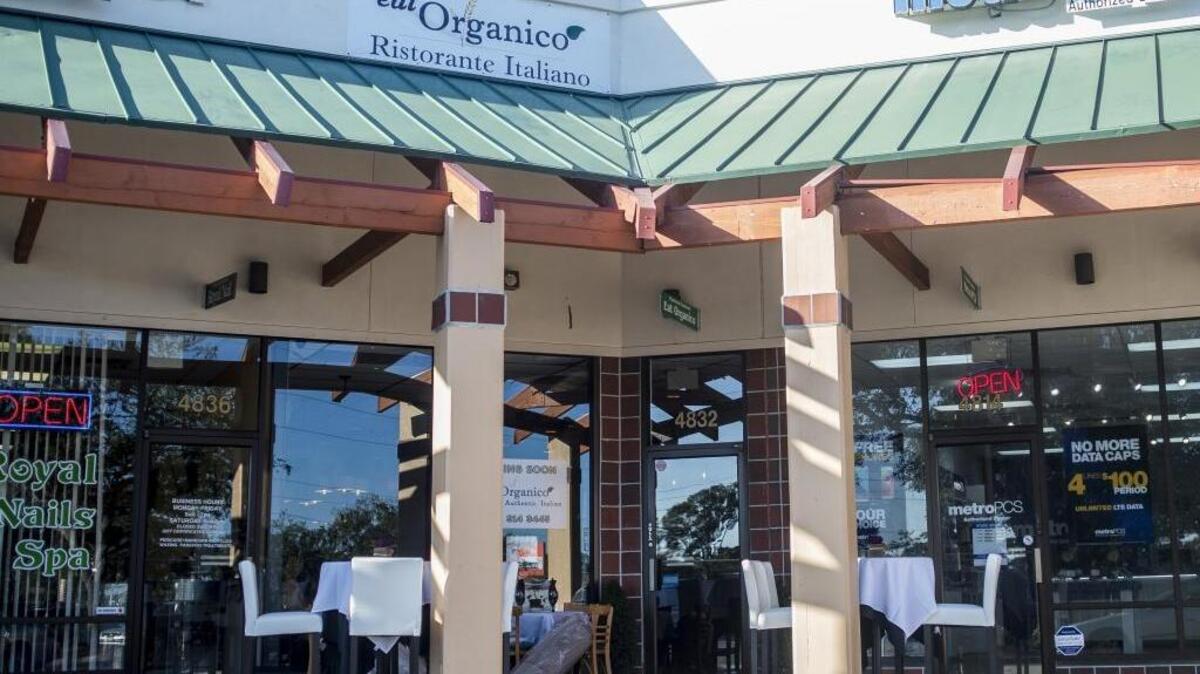 Owner Simone Salustri has been working to get Eat Organica, an organic Italian restaurant on Cortez Road, ready to open for more than nine weeks.