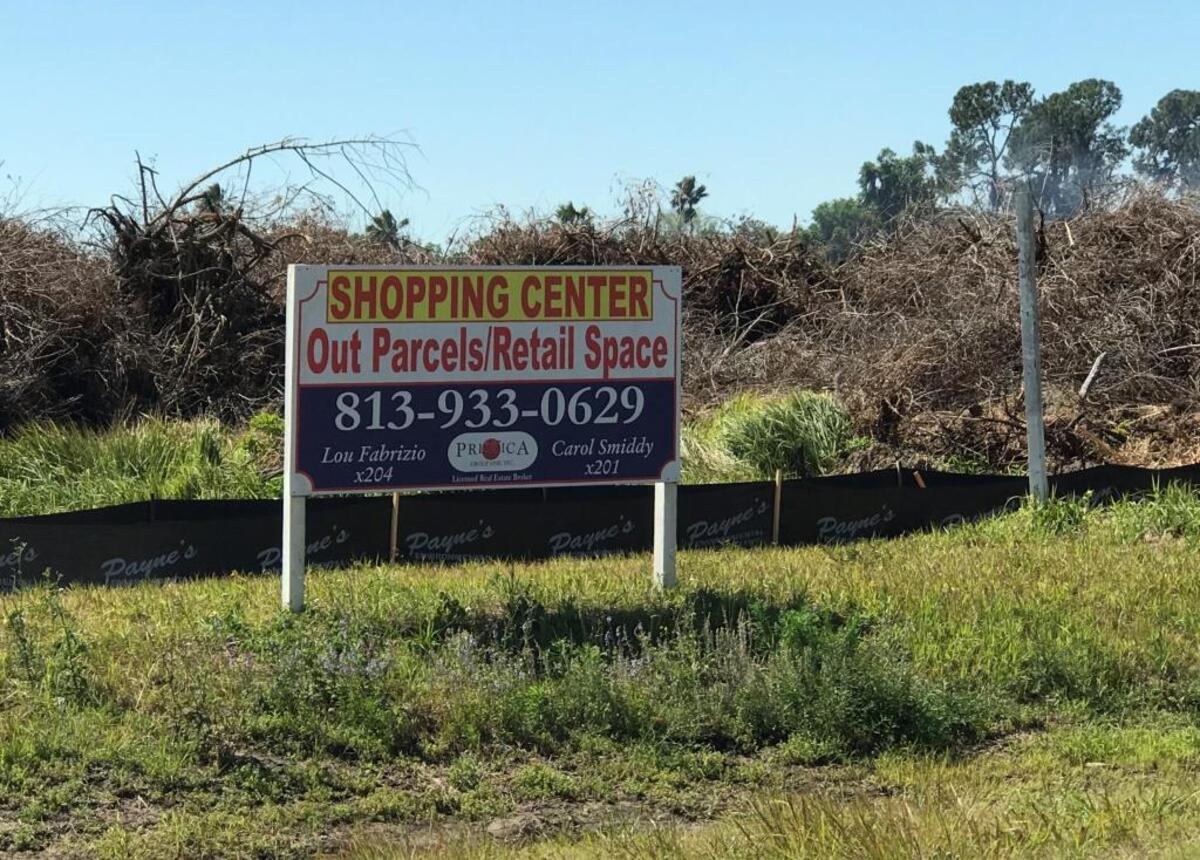 Primerica Group One of Tampa has started leasing activities for the Gateway Commons of Manatee shopping center at I-75 and Moccasin Wallow Road.