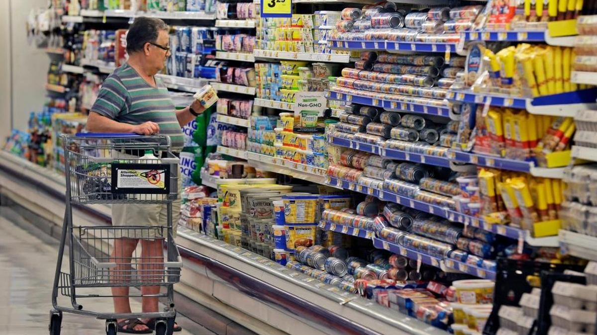 Food prices are falling, but what does that mean for your grocery bill? The government says that food costs are down, but some grocery chains say people aren’t noticing the drop in prices.