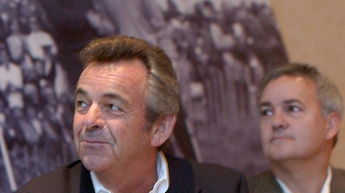 Kevin Daves, right, is shown in a 2003 file photo with golfing great Tony Jacklin.