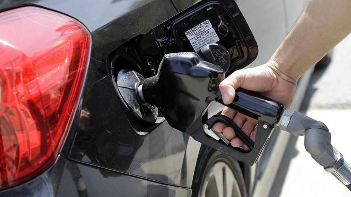 Gas prices in the Bradenton-Sarasota region dropped by a nickel in the past week, falling to $2.65 on Monday.
