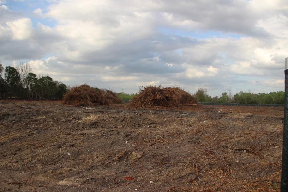 Ground has been cleared for a 264,987-square-foot retail development at Heritage Harbour. The 100-acre plot is located west of Grand Harbour Parkway and north of State Road 64.