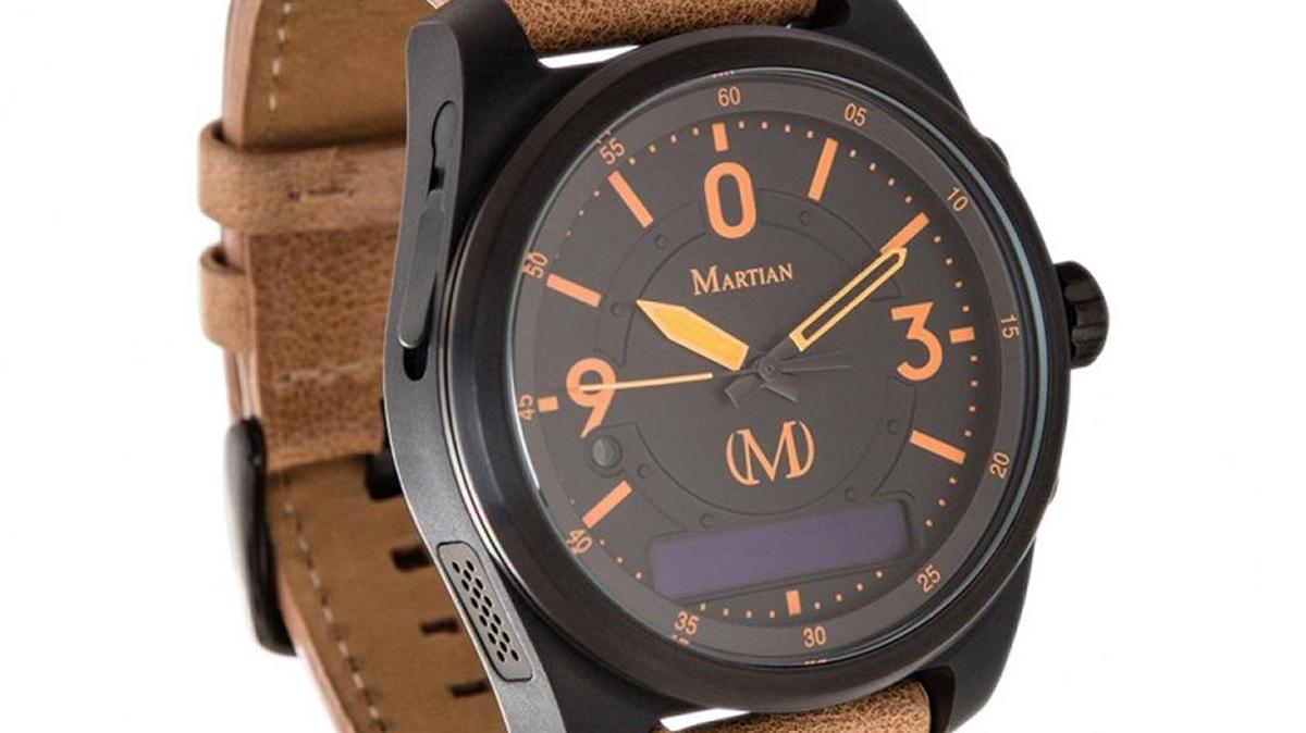 Equipped with smartwatch capabilities and high-tech performance, the Martian PTL 02 Smartwatch showcases a simple, distinctive style of a vintage watch.