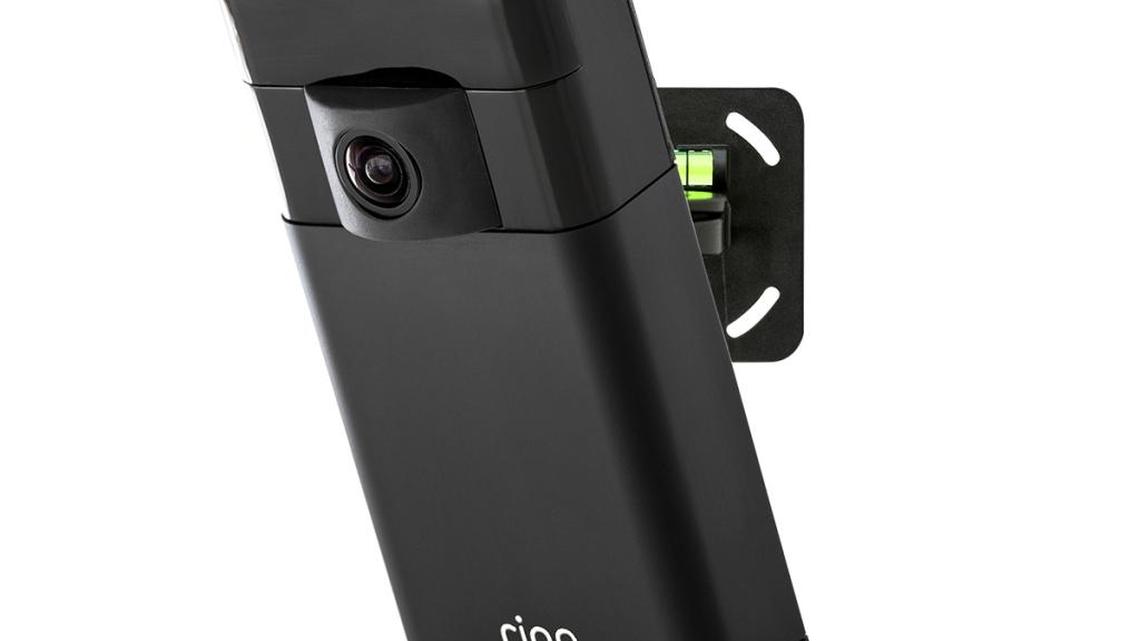 Gadget Guru: Camera alerts you when visitors arrive