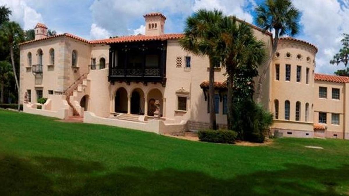 The Powel Crosley Estate will “Thrillers, Chillers and Killers” on select dates through the end of January, as well as “Radio Theater Live” from April 17-28. And for only the second time in its long history, the Estate will host historical open house events Jan. 31-Feb. 2 and March 14-16.