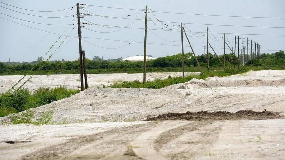Developer Carlos Beruff’s proposed Aqua by the Bay project is scheduled to go back before the planning commission on Thursday. This is a view of the site on July 24, 2017. Aqua by the Bay is Beruff’s latest proposal to develop 2,894 homes on 529 acres between El Conquistador Parkway and Sarasota Bay.
