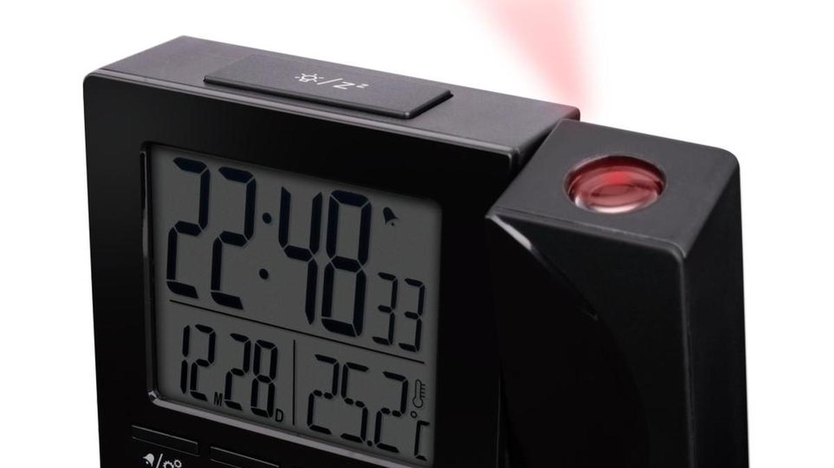 Oregon Scientific’s Radio Controlled Projection Clock