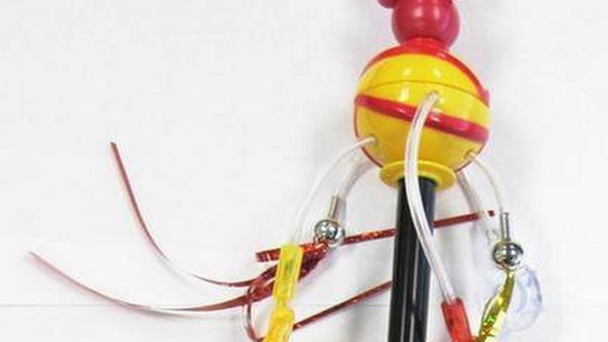 The top of this Mickey Mouse spinning wand detaches. It’s not supposed to do that.
