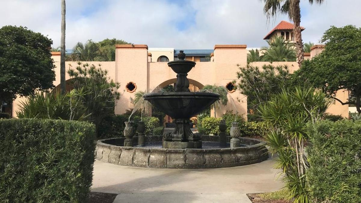 Forty Winks LLC of Auburn, Maine, recently bought the Courtyard by Marriott Bradenton Sarasota/Riverfront, 100 Riverfront Blvd., for $21.7 million.