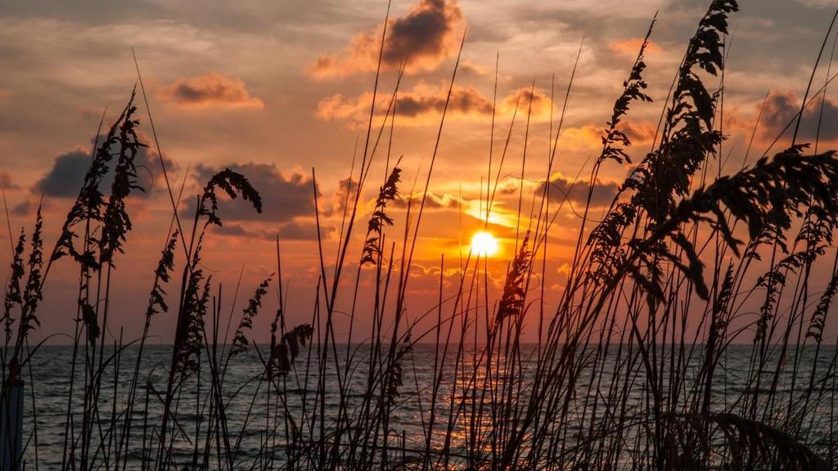 With sunsets such as these, is it any wonder Florida is the top destination for home buyers looking to move out of state?