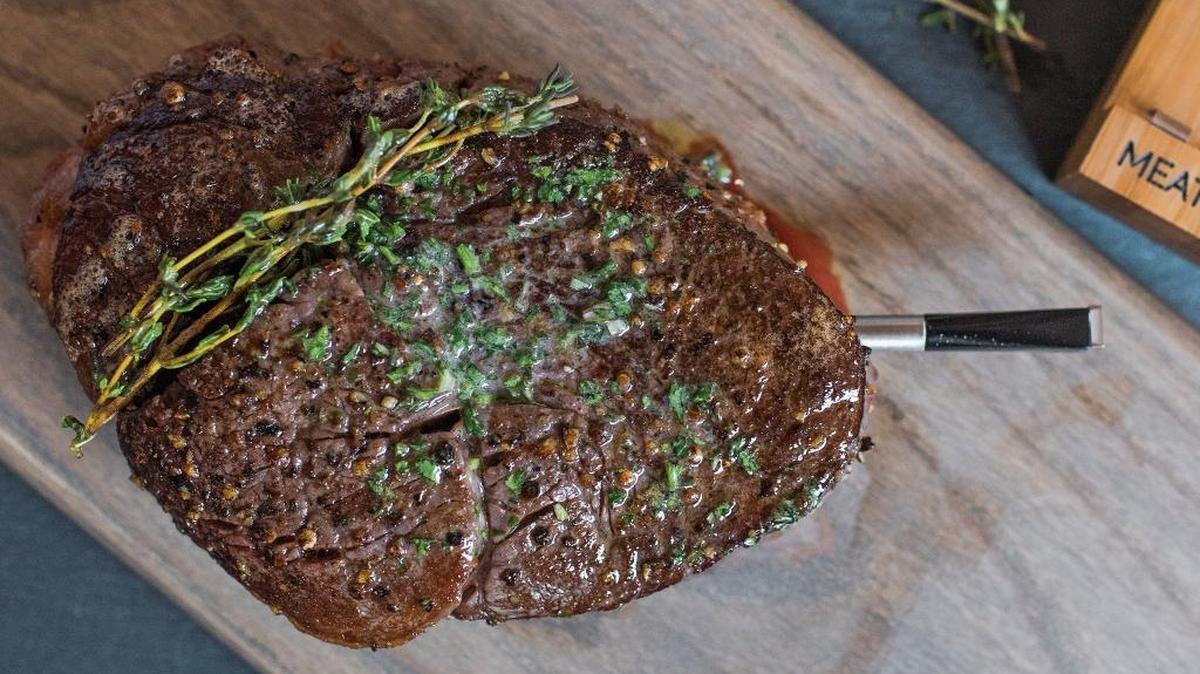 The Apption Labs wireless smart-meat thermometer.