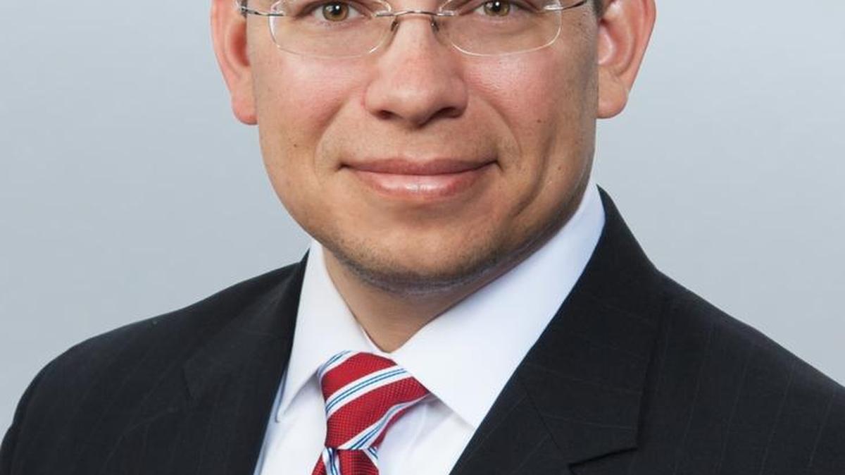 David Slenn is a partner and a tax, business planning and estate planning attorney at Shumaker, Loop & Kendrick.