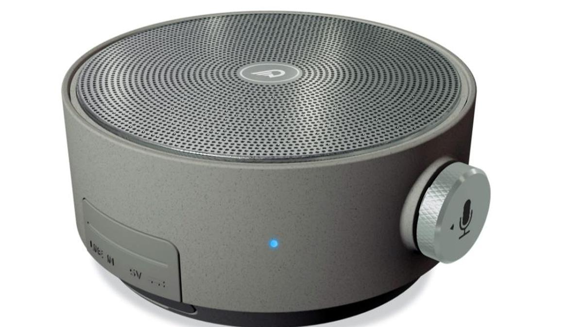The DreamWave Genie voice assistant responds to commands in 21 languages with operating systems using Apple Siri or Google Now.