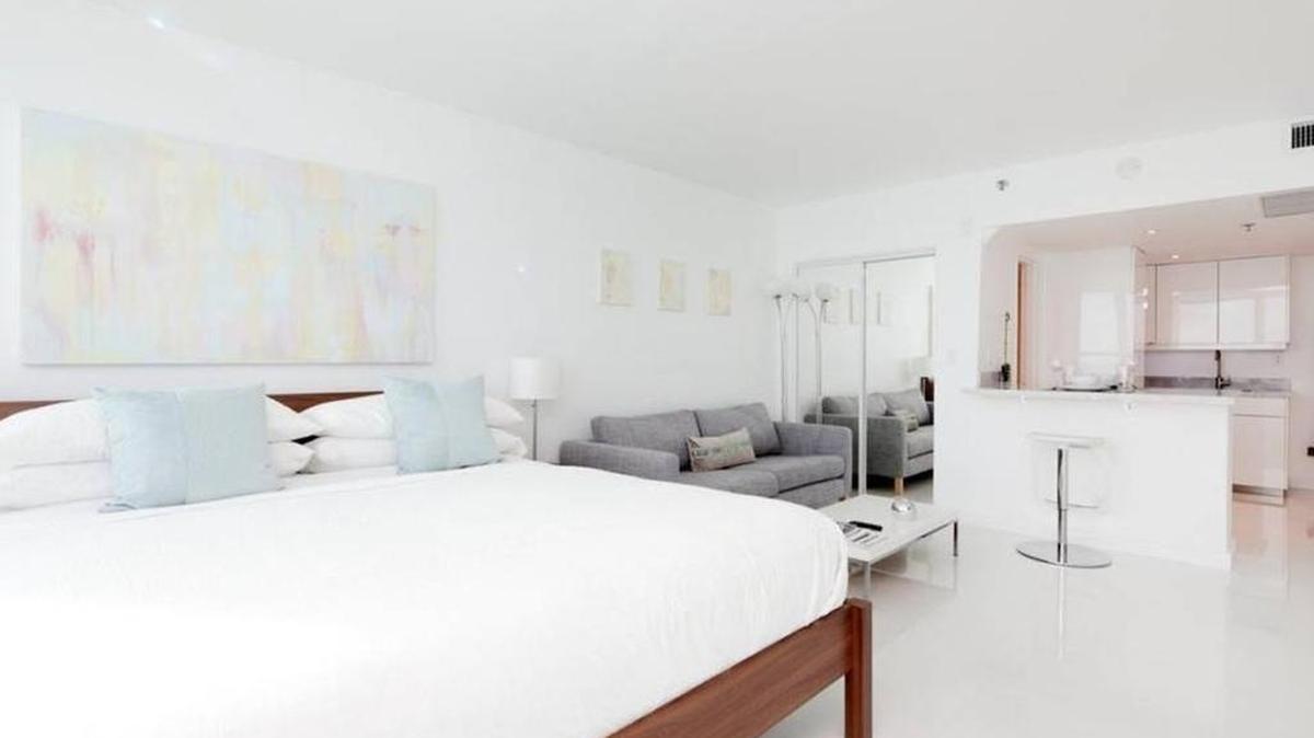 The interior of a Florida condo that is being offered for rent on Airbnb.