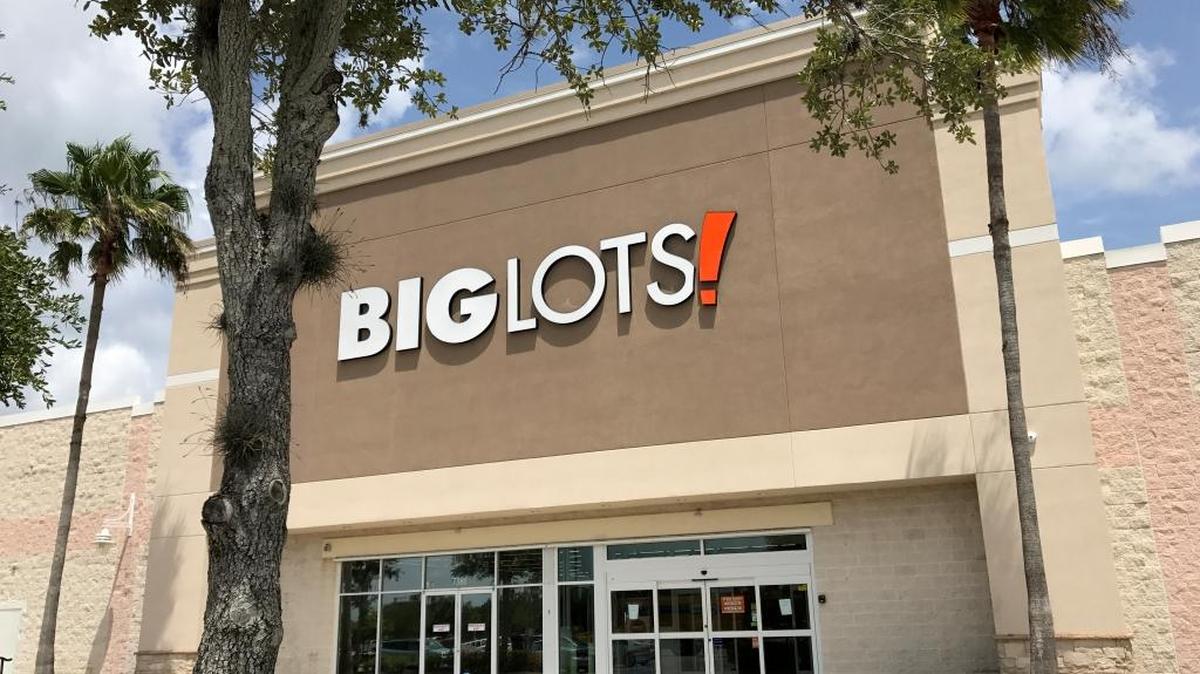 A new Big Lots store opens in Creekwood Crossing on Thursday and is planning its grand opening for Sept. 8. That day, the company will present $2,000 checks to Tara Elementary School and Braden River High School.