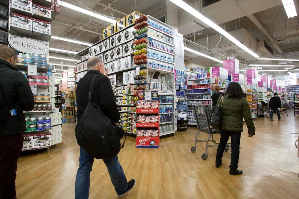 Bed Bath & Beyond is deemed to have a good return policy on purchases by Consumer Reports.