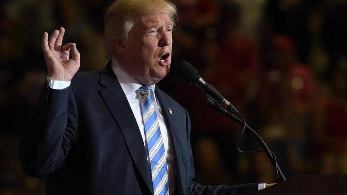 Republican candidate Donald Trump holds a rally Monday at Sarasota’s Robarts Arena on the eve of the presidential election.