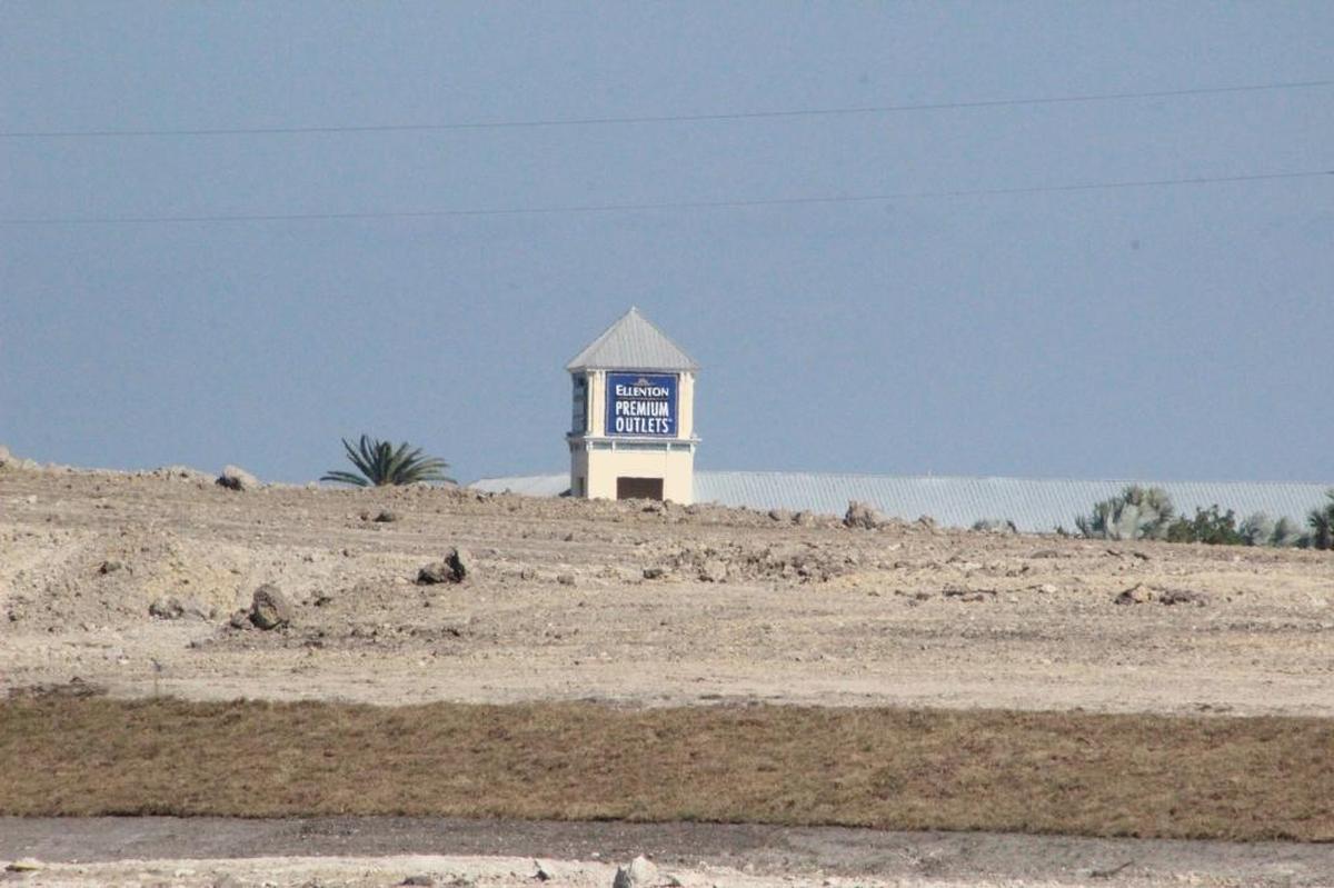 Florida International Trade Port will be built in Ellenton on the northwest corner of the intersection of Interstate 75 and U.S. 301. A tower at Ellenton Premium Outlets can be seen on the east side of I-75.