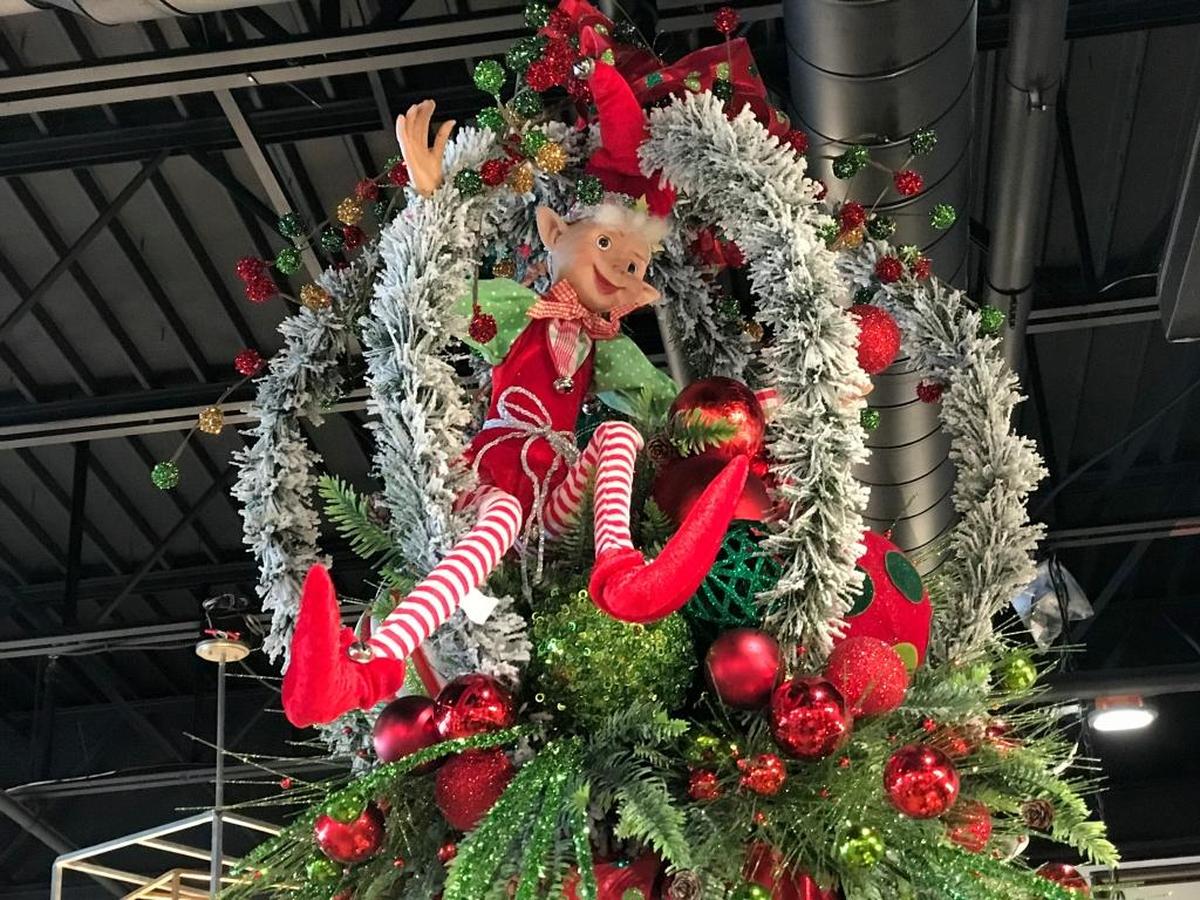 A holiday ceiling centerpiece is displayed at Epic Home Decor. The new business offers a variety of home accessories and furnishings.