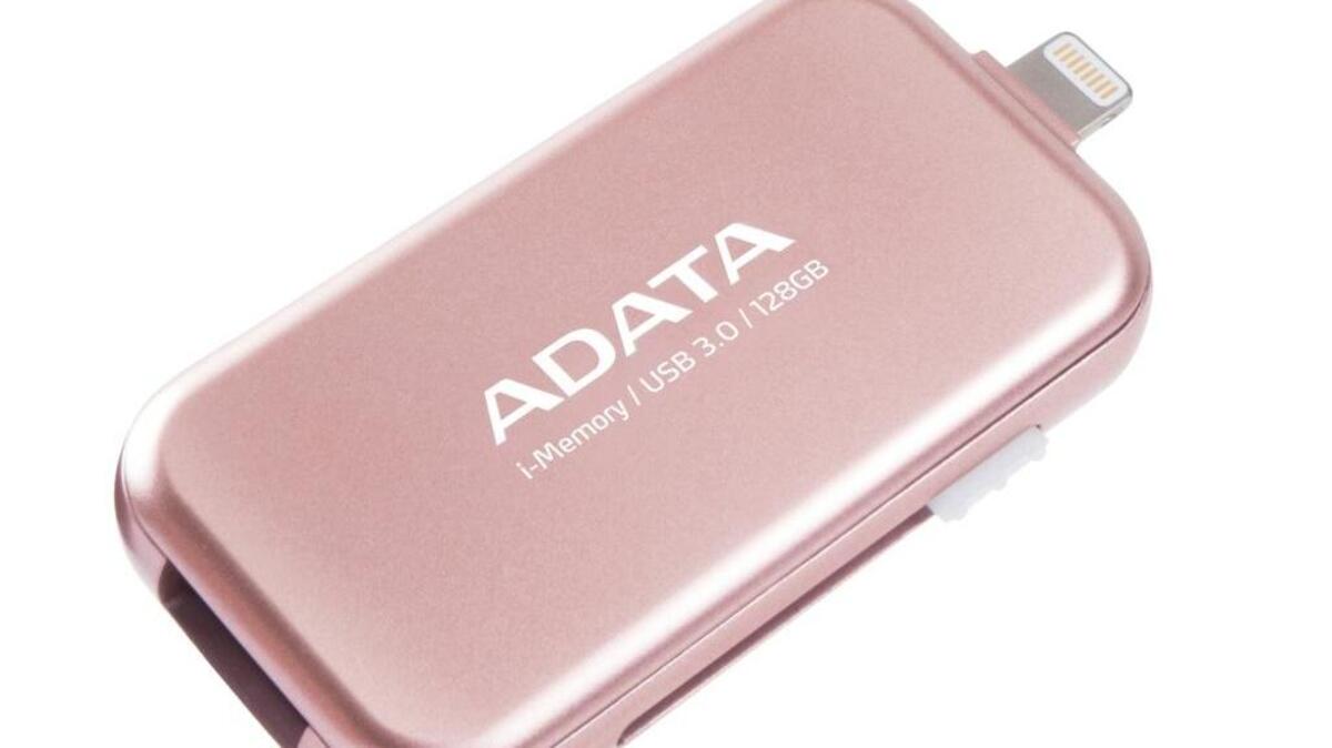 The ADATA Technology i-Memory flash drive transfers digital data easily between a computer and an iOS device.