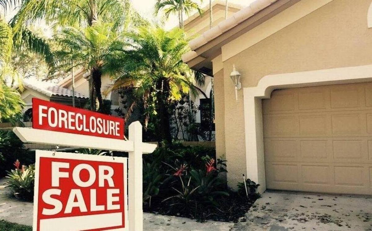 The foreclosure rate in the Manatee-Sarasota region has been below 1 percent for six consecutive months.