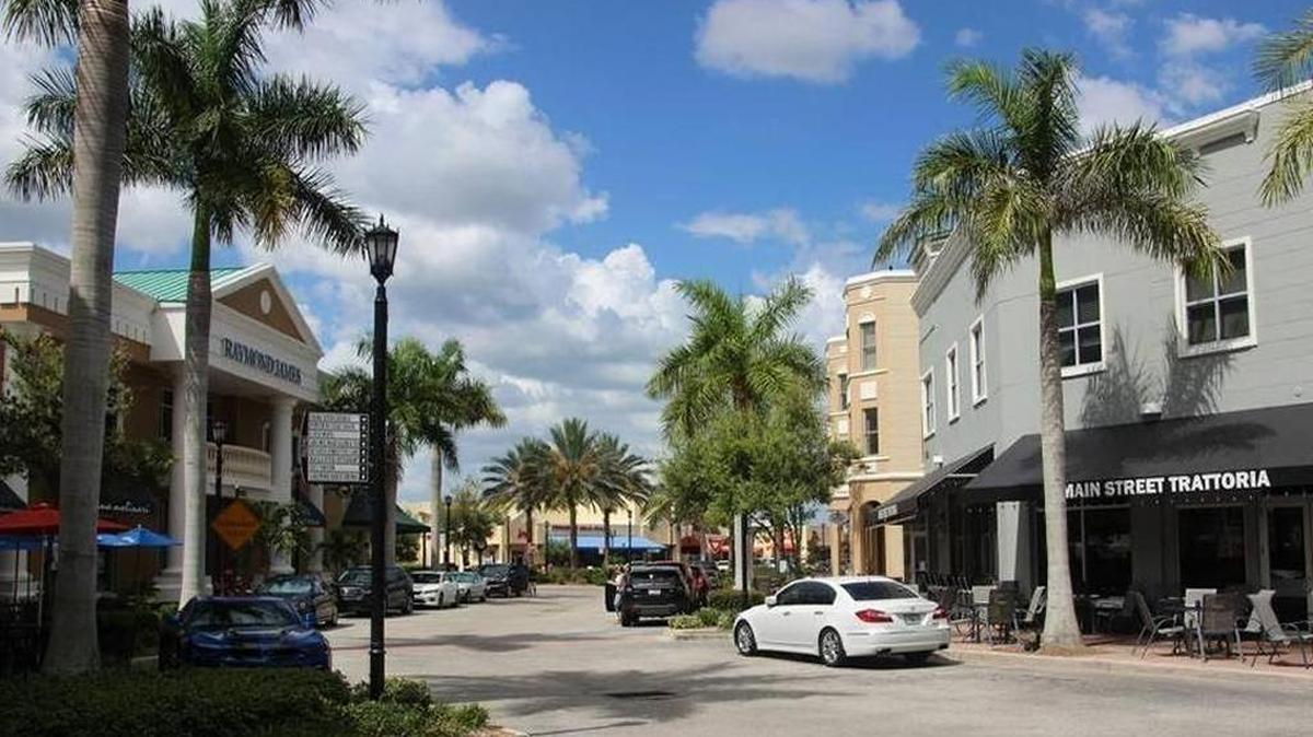 There are more than 20 builders in Lakewood Ranch with 50-plus models ranging from $200,000 to more than $1 million.