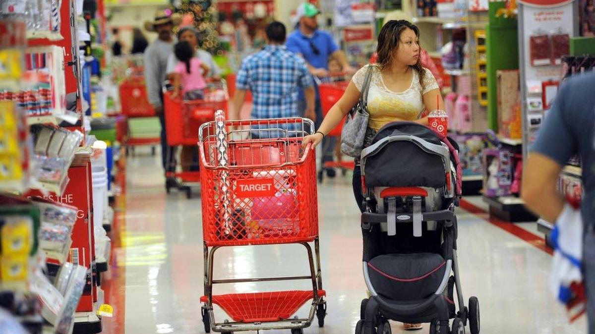 Shoppers looking for last-minute gifts this holiday season will have plenty of options in Manatee and Sarasota counties.