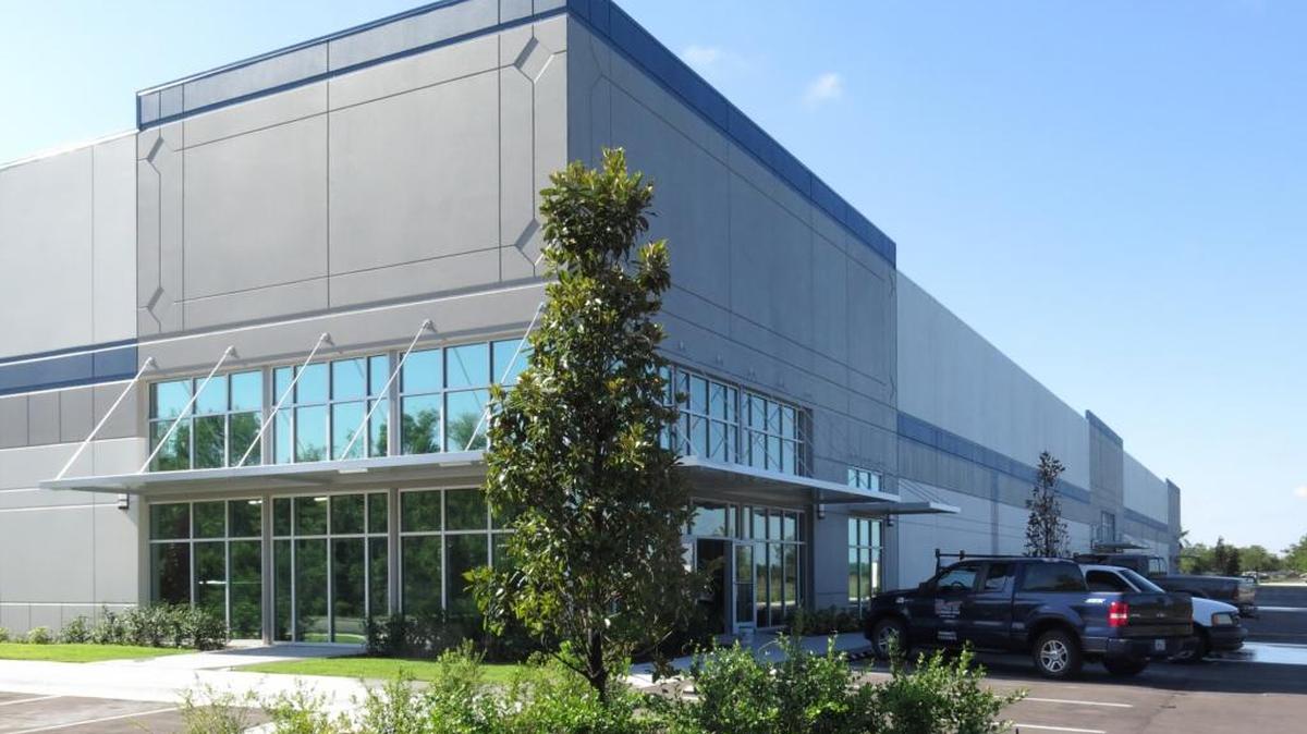 At nearly 71,000 square feet, the new SRQ Commerce Center II built by Benderson Development Co. on U.S. Highway 301 has already drawn two companies needing big chunks of floor space.