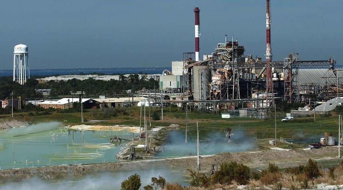 Aeration ponds in the foreground of the former Piney Point Phosphate Plant in Palmetto in 2004.