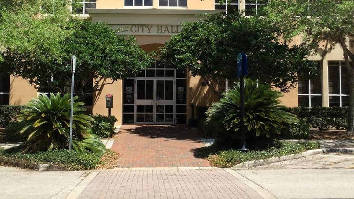 After 10 months of agreeing to create an economic development department, the city of Bradenton is ready to seek its newest department head, seen as being critical to the city’s growth and improving redevelopment opportunities in the three CRAs.