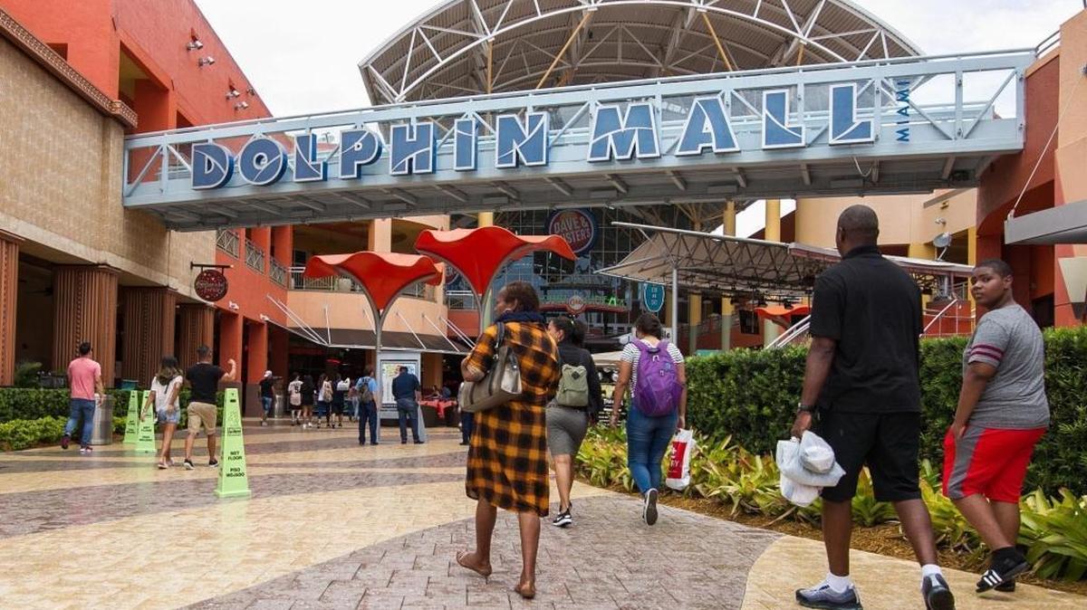 Shoppers at the Dolphin Mall are shown on Sunday, Aug. 20, 2017.