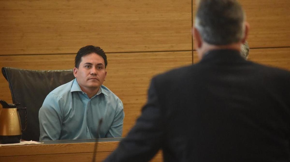 Juan Carlos Ramirez, 32, answers questions from his attorney Richard Reinhart through a translator during a Stand Your Ground hearing Tuesday. Ramirez is accused of killing Jose Luis Mendoza Aguilar during an argument in 2015.