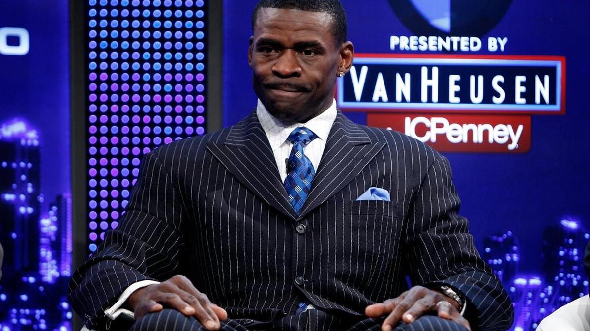 Former University of Miami and Dallas Cowboys star Michael Irvin won’t be charged with sexual assault.