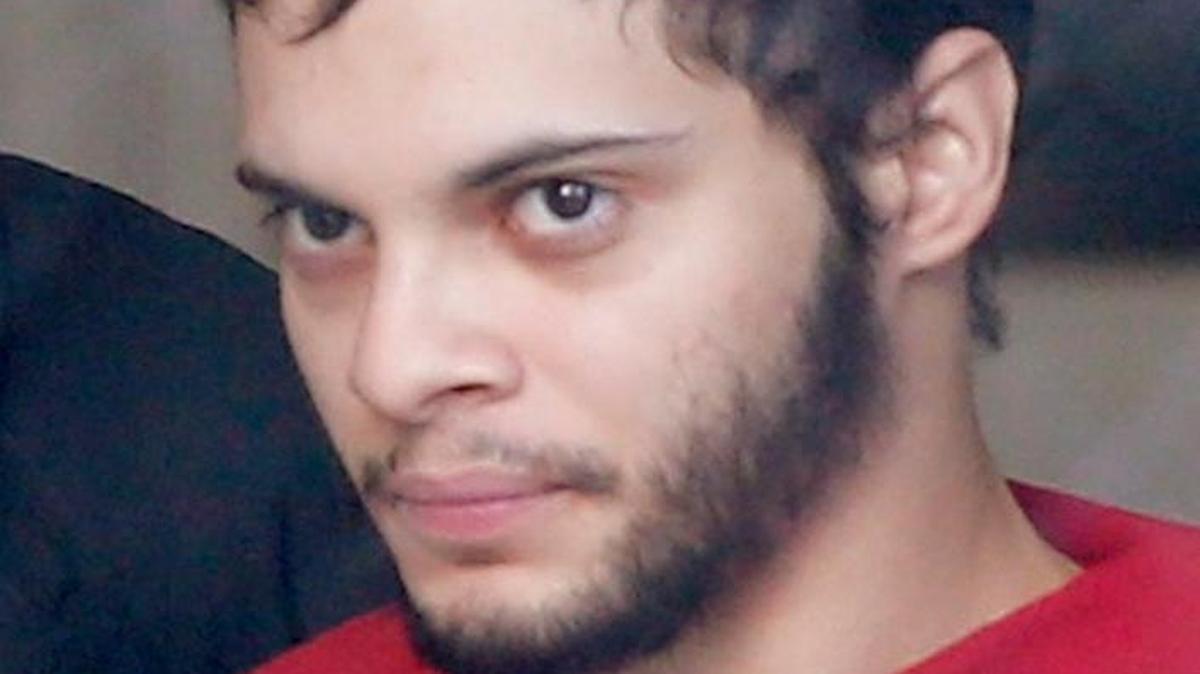 Fort Lauderdale airport shooter Esteban Santiago is transferred from Broward County Jail to United States Federal Court in Fort Lauderdale for a detention hearing on Tuesday, Jan. 17, 2017.