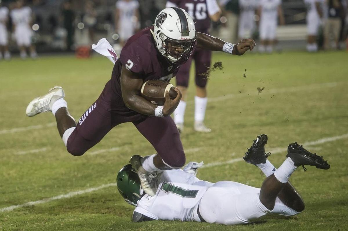 Venice High’s Jeremy Trebbles (1), shown during a 2017 game against Braden River, was arrested on drug charges.