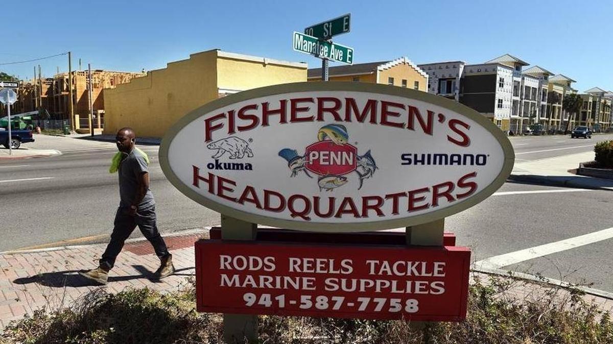 A proposal to create an entertainment district in the heart of historic Old Manatee is moving forward with officials pushing for a quick result.