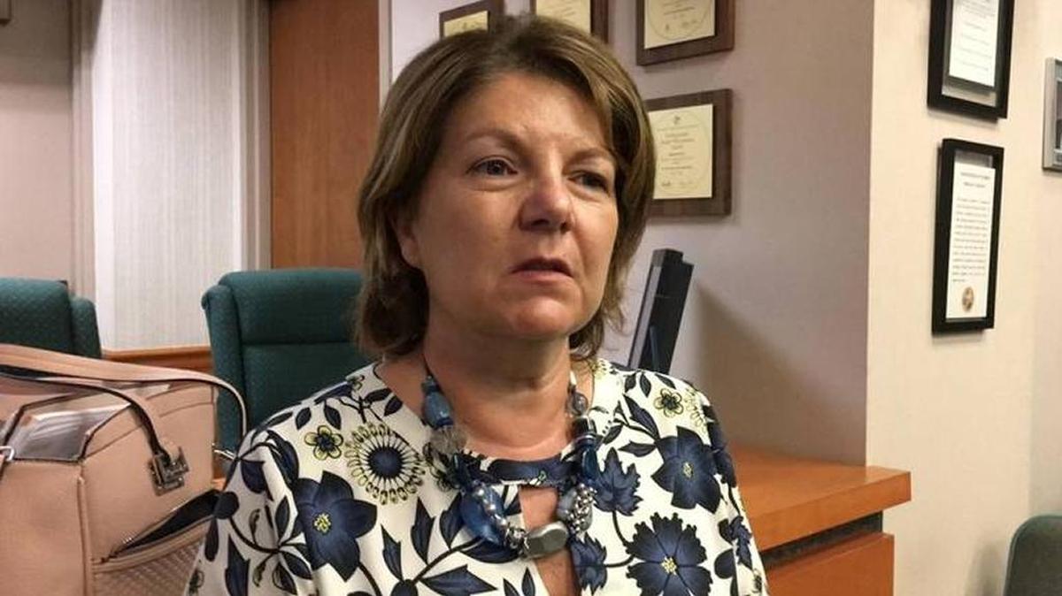 Rebecca Roberts, School District of Manatee County chief financial officer, has turned in her resignation.