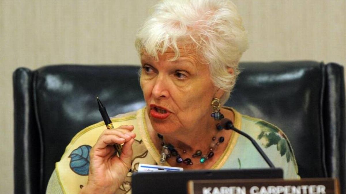 Karen Carpenter, who has served on the School Board of Manatee County since 2010, will resign her seat effective June 1. Twelve applicants have submitted applications to Gov. Rick Scott’s office to be named as her replacement through 2018.