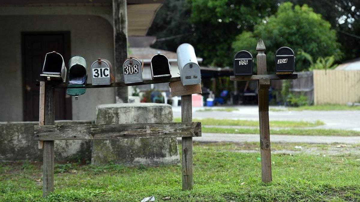 Manatee County Commission discussed the county’s fair housing requirements during Tuesday’s commission work session. As part of the assessment, they’ve identified pockets that are racially concentrated areas of poverty, including the area between 57th Avenue East and 63rd Avenue East between U.S. 41 extending eastward.