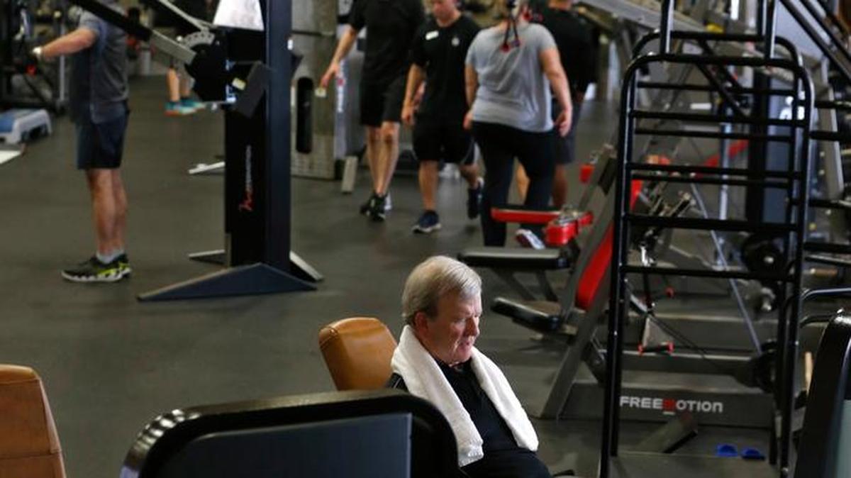 According to Philadelphia sports dietetics specialist Kelly Jones, if you’re planning to exercise in the evening, it’s important to eat throughout the day to fuel your workout and to prevent overeating afterward.