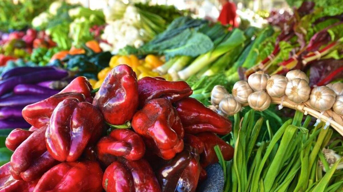 To help prevent the infection, rinse fruit and vegetables under running water unless labeled “pre-washed.”
