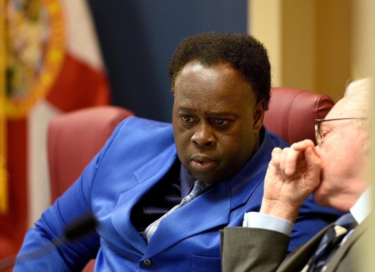 Former County Commissioner Charles Smith is running against incumbent Commissioner Reggie Bellamy in an effort to take back the District 2 seat on the Manatee Board of County Commissioners in August 2022.