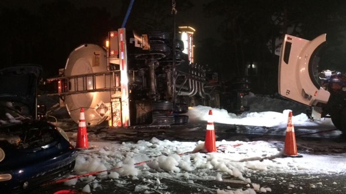Northbound I-75 lanes reopen after tanker overturns, southbound still closed